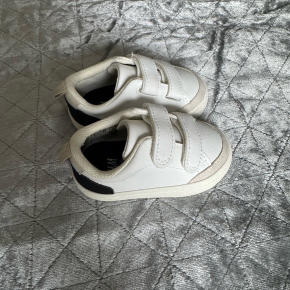 Infant H&M Dress Shoe - Picture 2 of 3